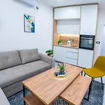 Apartament Threen *
