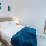 Apartament Threen *