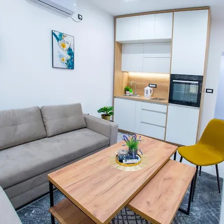 Apartment Threen *