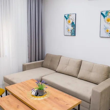 Apartment Threen
