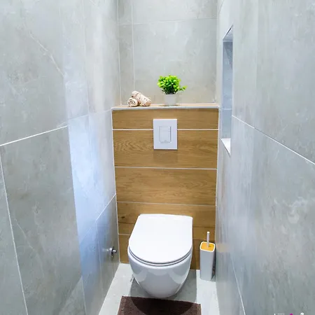 Threen Apartment *